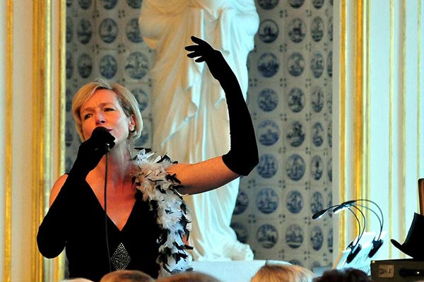 ANNETT BOOSE & DAS SALONORCHESTER HALLE